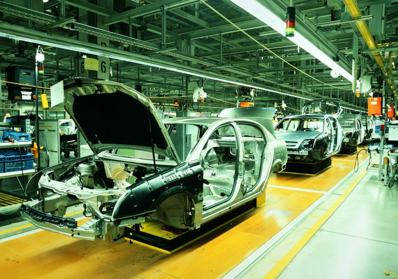 How Automotive Laser Technology Makes Manufacturing More Efficient