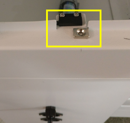 Tube box sensor magnet placement